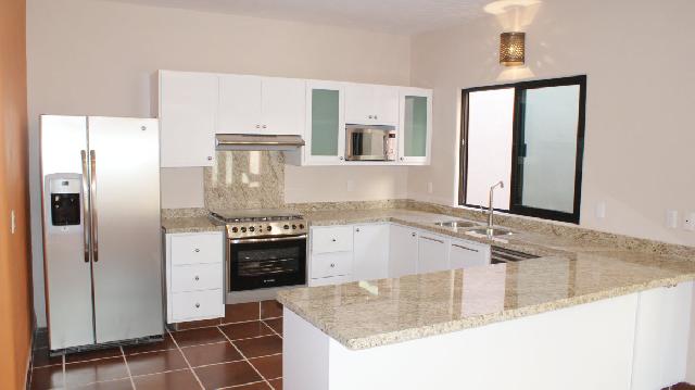 Granite Kitchen with all the Appliances